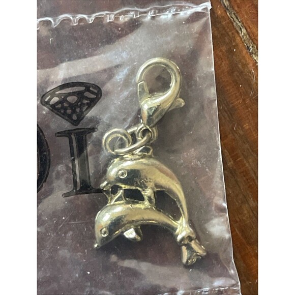New Di Diamonds International Cruise Ship Jewelry Dolphins Charm - Picture 2 of 3